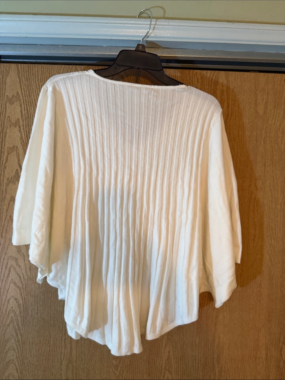 Pleated V‑Neck Cream Tunic Top by Alfani - Picture 4 of 7